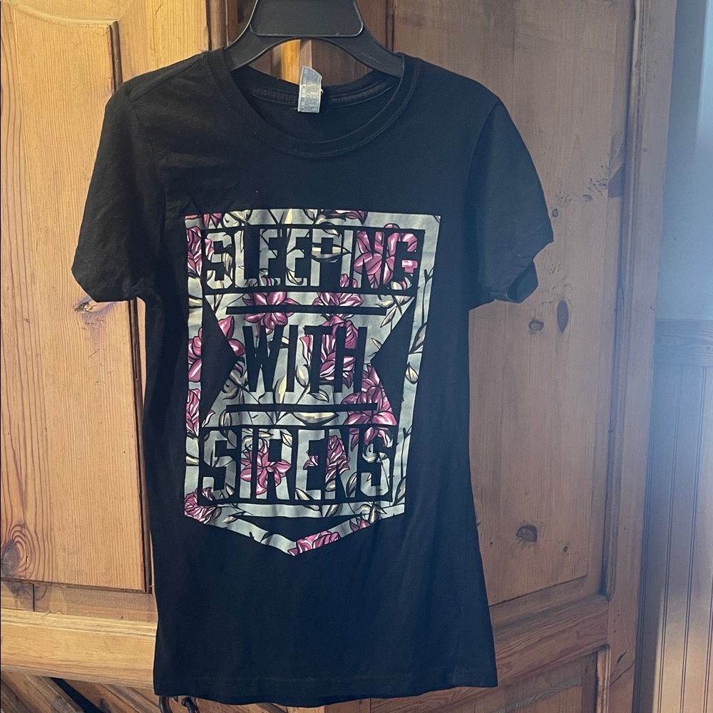 sleeping With Sirens T-Shirt with Pink and White Design size M